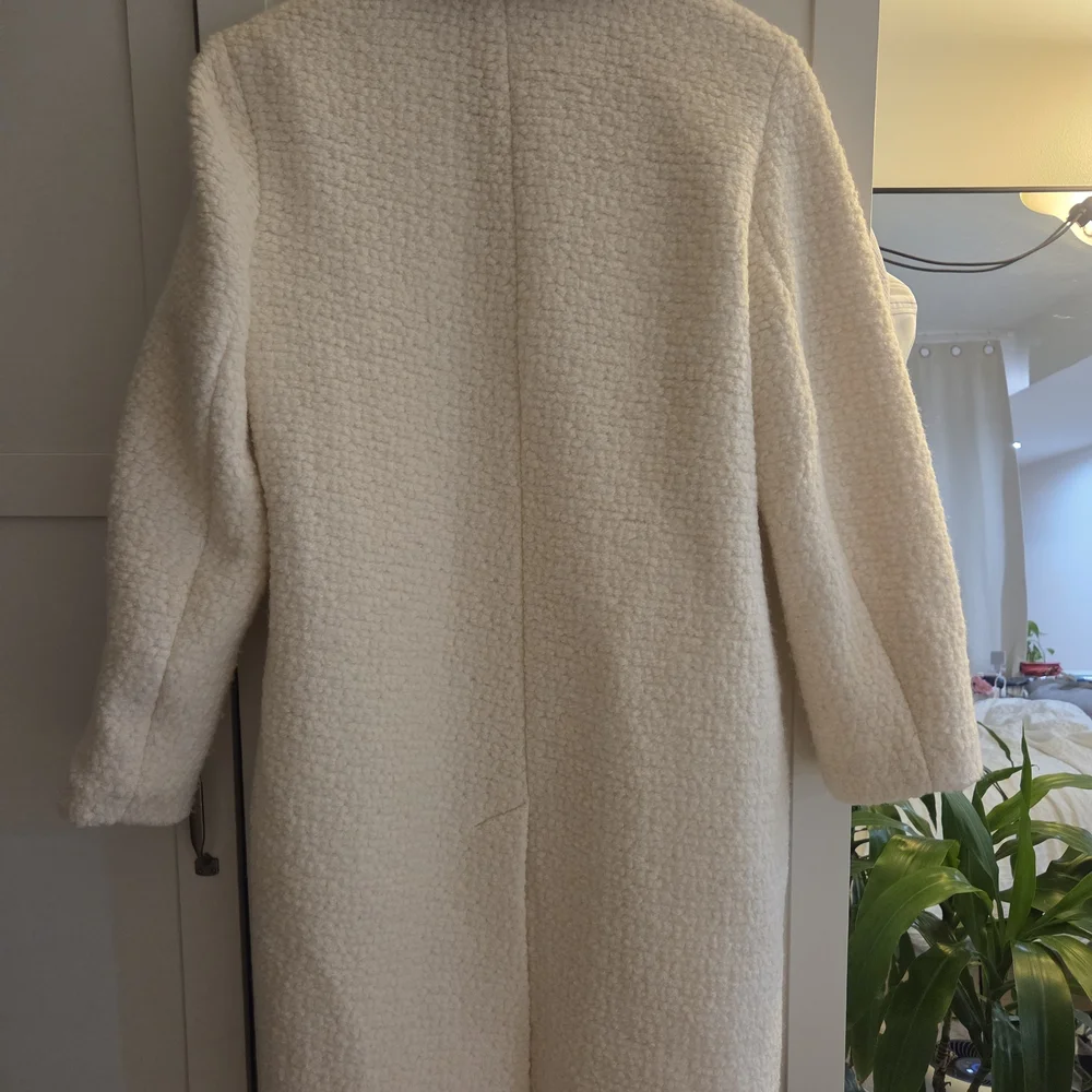 Abercrombie & Fitch Women's Teddy Jacket in Cream - Picture 3 of 4